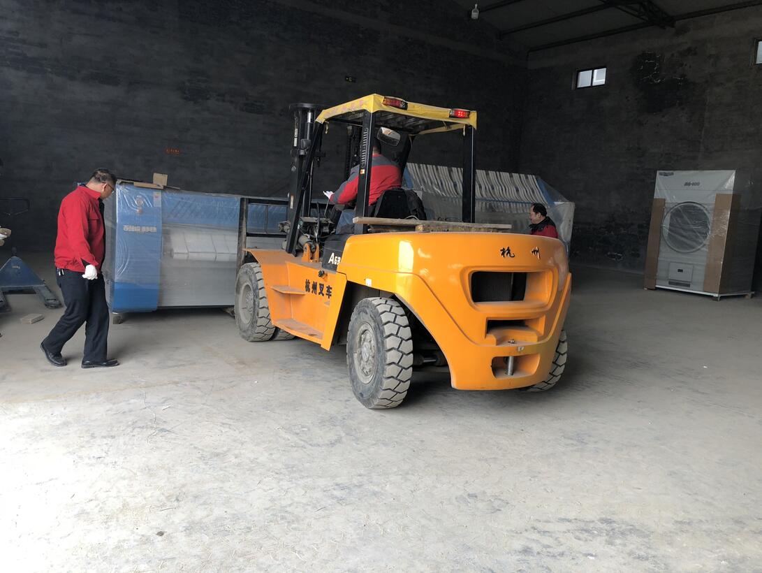 保定洗衣廠洗衣房設備昨日送貨完畢 保定洗衣廠洗衣房設備昨日送貨完畢